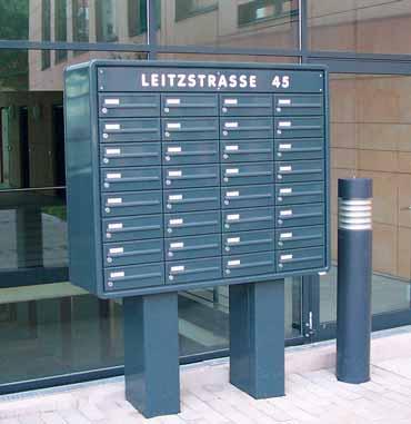 Waagrechte Briefkäten (raumparend) Freitehende Anlage Modell 08-500 Mit Schalenverkleidung