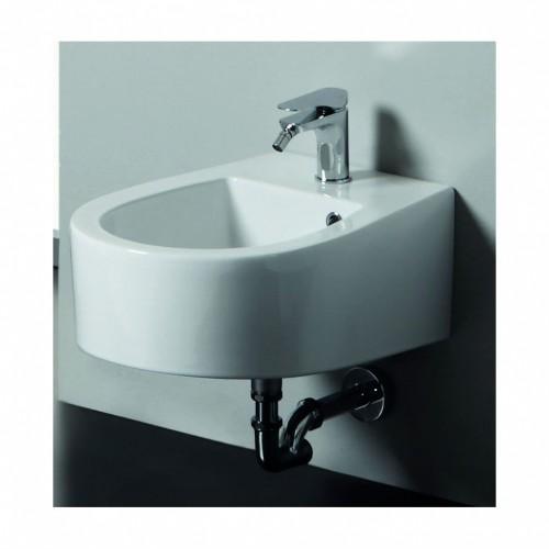 1.72 BA64839 Wandhängendes Bidet spülrandlos Markenkeramik in weiß Leichte Reinigung ermöglicht dieses spülrandlose Bidet aus weißer Keramik.