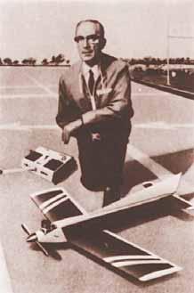 Vorwort Im Jahr 1965 begleitete Franz Kavan, zu dieser Zeit Entwickler und Hersteller von Kugelschreibern, einen Freund zu einem Modellflugplatz.