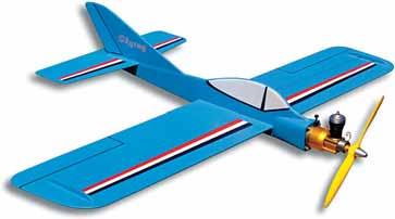 Schrauben Sie einen 5,7 cm³ Motor dran und der Skyray 35 fliegt das komplette AMA Kunstflugprogramm. Spannweite: Tragflügelinhalt: Länge: Motorisierung: Skyray 35 C/L BIY 1118 mm 25,5 dm² 838 mm (.