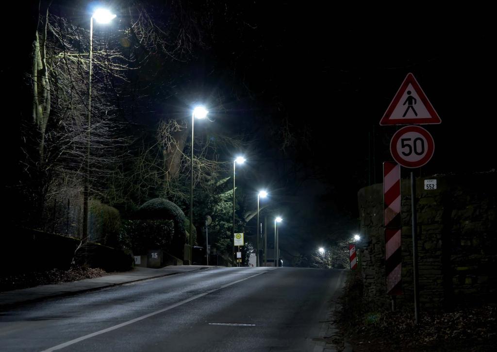 Abstrahlcharakteristiken Die Anforderungen an die Straßenbeleuchtung stehen im engen Zusammenhang mit der jeweiligen Verkehrssituation.