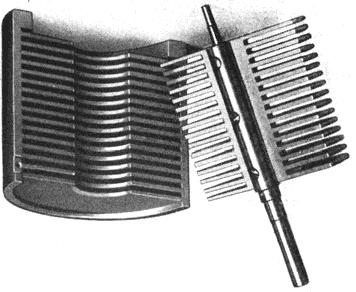 Drehko 1 Drehko Schnitte Plattenschnitte von Drehkondensatoren In der Zeit vor der Miniaturisierung und Digitalisierung der Elektronik dienten Drehkondensatoren als Teil von Schwingkreisen zur