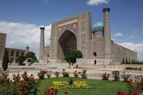 6. Tag: Buchara Samarkand F Nach dem Frühstück im Hotel führt Sie die heutige Tour nach Samarkand, eine der ältesten Städte der