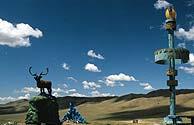 Einige Ziele in der schroffen Gebirgslandschaft werden Sie auf dem Rücken von mongolischen Pferden erreichen.