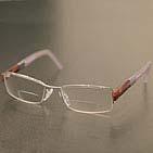 Welche Brillentypen gibt es für die Behandlung der Alterssichtigkeit? Es gibt: A. B. Reine (monofokale) Lesebrillen, d.h. Brillen nur für die Nähe.