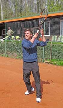 14 26. April 2017 Tennis spielen mit Seeblick Malenter TCRW gab Spiel-Interessierten Gelegenheit zum Schnuppern Bad Malente-Gremsmühlen (wh).