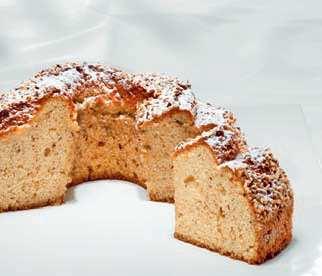 V erlockende K uchen und O bstkuchen Haselnuss-Kranz Verführung zum Genuss: Der Kuchen aus feiner Haselnuss-Rührmasse ist herrlich saftig und schmeckt das ganze Jahr!