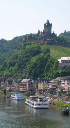 Wir genießen die Fahrt auf dem Rhein, vorbei an Bonn und dem Drachenfels und sind schon am nächsten Morgen im malerischen Winzerstädtchen Cochem, mit der alles überragenden Reichsburg.