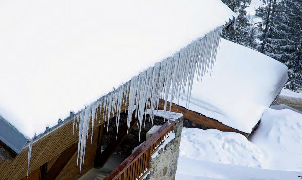 bamaheat Dachrinnenheizungen Frostschutz für Dachrinnen, Dachflächen und Fallrohre Jeden Winter gibt es folgende Gefahren und Schäden: Durch zugefrorene Dachrinnen und Fallrohre kann Schmelzwasser