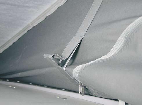 105 304 199 SCA-Schlafdächer Schlafdächer Als Schlafdächer bezeichnen wir schräg nach hinten oder vorn aufstellbare, flache Dächer.
