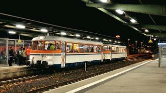Der Zug bietet Platz für 100 Personen, ab nächstes Jahr soll ein dritter Wagen den Zug verstärken.