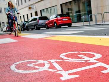 Infrastruktur für den fließenden Radverkehr 12 Radfahrenden im Land Salzburg soll ein hochwertiges und homogenes Radverkehrsnetz zur Verfügung stehen.