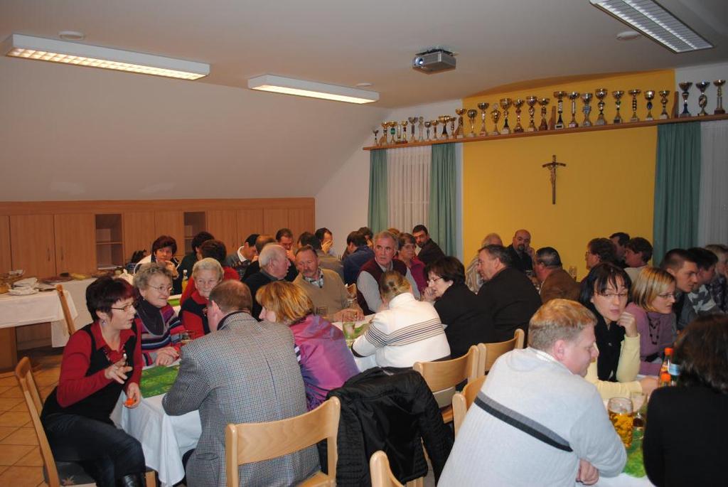 14. November 2009: Zimmergewehrschießen - Finale OFM Koller Sebastian, AW Baminger Johann und E-AW Schachner Franz können dabei den 6. Platz erreichen. 20. November 2009: Entenessen Es findet das schon traditionelle Enten- Essen in der Stampf n statt.