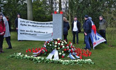 Gedenkveranstaltung am 6. April 2015 Karljosef Kreter Bestimmt wurde die Anlage eines Friedhofs für die Ermordeten beim Neuen Rathaus.