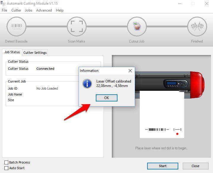 Der Plotter führt nun die Kalibrierung automatisch durch und meldet sich mit dem für Ihr Gerät korrekten Laser Versatz zurück, den Sie mit einem Klick auf OK noch bestätigen müssen.