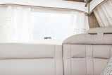 ) Dunstabzug mit Motor, Fettfilter und Beleuchtung Spülbecken-Abdeckung Optimierte Kühlschrankbelüftung Plexiglas mit Beleuchtung an der Arbeitsplatte Soft-close Küchen-Schubladen Abwassertank (32