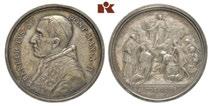 Silbermedaille A II/1916, von F. Bianchi, auf die Gebete für den Frieden. Brustbild l. in geistlichem Ornat//Madonna mit Ölzweig steht v. v. in Wolken, l.