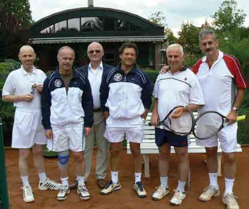 Tennis Herren 50 Tennisbericht Herren 50 Leider verlief die abgelaufene Saison 2008 / 2009 alles andere als erfolgreich für unsere Herren 50 Mannschaft.
