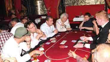 Poker Royal Flush- Die 1 st Makkabi Poker Night Nachdem in den 80er und 90er Jahren bereits Bridge zum Angebot von Makkabi gehörte, entschied man sich nun, dem Trendsport Poker Texas Hold em an einem