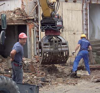 Dadurch wird die Qualität der künftigen Recyclingprodukte schon auf der Baustelle entscheidend beeinflusst. Das spart Kosten und entlastet die Natur.