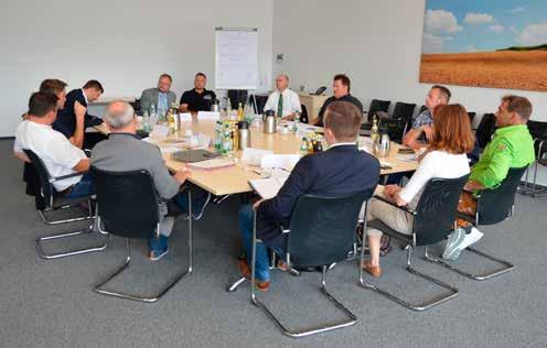 Winterdienst Die Diskussionsteilnehmer trafen sich im neuen Standort der BayWa in Bamberg.