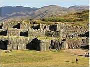 praktizieren. Hier gibt es auch archäologisch interessante Überreste zu besichtigen, die ebenfalls aus der Zeit vor den Inka stammen. Wir werden bei den Einwohnern auf einer Insel übernachten. 14.