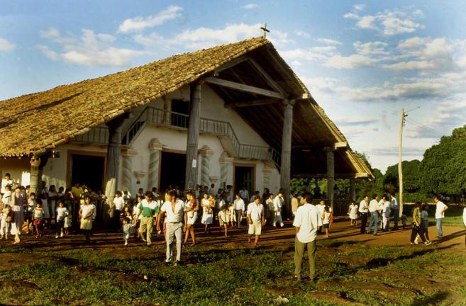 Die indigene Bevölkerung wurde bekehrt und durfte körperlich schuften, während die Jesuiten sie über Religion, Landwirtschaft, Musik und Handwerk belehrten.