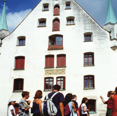 Freizeitprogramm Geführte Touren von Das ganze Jahr über organisieren wir eine Vielzahl an Aktivitäten und Ausflüge für unsere Schüler, die von unseren Lehrern begleitet werden.