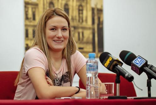 Осмех као покретач Н аташа Ковачевић, позната српска кошаркашица, која је освајала многе утакмице играјући за Партизан, Вождовац, Ђер и Црвену Звезду, 2013.