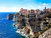 Korsika erfahren Ab 7 Tage oder mehr mit dem Mietwagen REISEVERLAUF 1. Tag: Anreise/Calvi Porto Umschlossen vom türkisblauen Mittelmeer liegt die Insel Korsika.