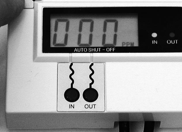 Kalibrierung mittels Druckknöpfe für Geräte ab Baujahr 2013 Für die Kalibrierung zunächst das Gerät einschalten durch Drück des POWER-Druckknopfes.