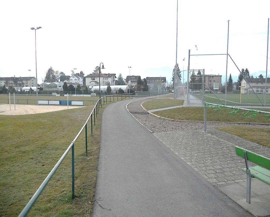 Rad- und Fussweg Sportplatz
