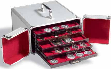 Münzboxen XL, Münzkoffer 65 Münzboxen XL Die XL-Münzboxen mit einer Füllhöhe von 22 mm bieten Platz für große Sammelobjekte, z.b. Orden, Uhren, Schmuck, EVERSLAB, Rollgeld etc.
