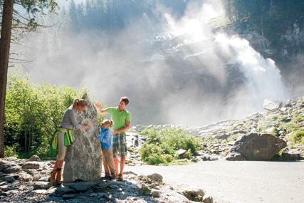 naturerlebnisse IM SALZBURGERLAND Natural adventures Salzachöfen Golling 97 c2 Die Salzachöfen am Pass Lueg markieren den klammartigen Durchbruch der Salzach zwischen dem Tennen- und dem Hagengebirge.