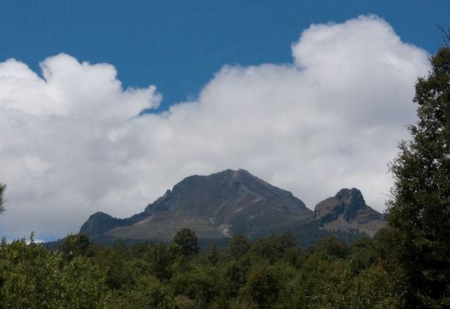 4. Tag: Wanderung am Vulkan La Malinche Besichtigung Puebla Im Ort Malintzi auf 3100 m Höhe beginnen Sie Ihre Wanderung entlang des Vulkans La Malinche (ca. 4450m).