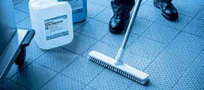 Manuelle Anwendungen - Reinigung von Fußböden neodisher floor ultra Reiniger für Fußböden Flüssigkonzentrat Entfernt wirkungsvoll organische und anorganische Rückstände.