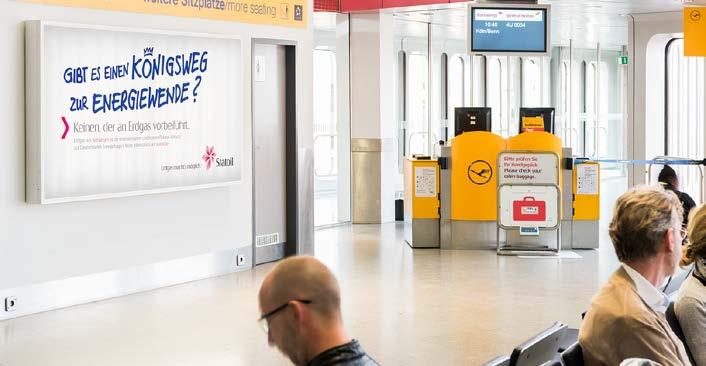 Colorama Lufthansa-Gate J Exklusiv werben. Bei Belegung dieser Werbefläche landet Ihre Werbebotschaft direkt bei Fluggästen der Lufthansa.
