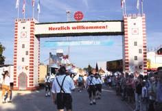 Altersgruppen zusammen. Eines der größten Volksfeste in Bayern 150-jährige Tradition Über 10.