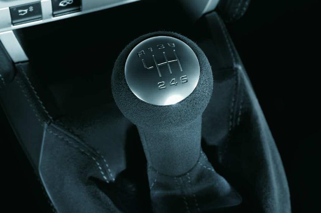 Interieur Mehr Ambiente für mehr Fahrspaß. Das Interieur eines Porsche verdient besonderes Augenmerk. Die Ansprüche des Fahrers sollten auch im Interieur zum Ausdruck kommen.