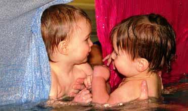 Baby- und Kleinkindschwimmen Erste Wassererfahrungen für Babys und Kleinkinder ab dem 4.