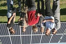 Sonnenlicht für Stromerzeugung 656 Solarmodule erzeugen Strom Interview mit MDR-Sachsen (Quelle: Bundeswehr/Jörk jankowsky) Im Rahmen der aktuellen Diskussion zum Thema Klima- und Umweltschutz sucht