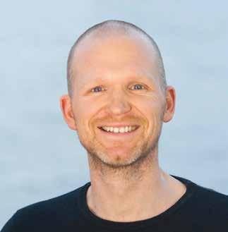 Ausbilder Florian Gauranga Heinzmann M.A. Meditationslehrer (BYV), Yogalehrer (BYV, YA), BDY-Mitglied und Yogalehrerausbilder (YA) sowie Literaturwissenschaftler, Religionshistoriker (M.A.), Stressmanagement-Trainer (GKM).