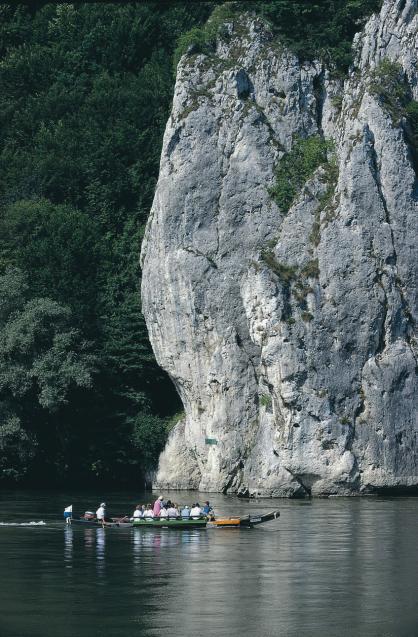 Fig. nr2 Defileu al Dunării în Germania Sursa: Sursa: http://www.donauregion.