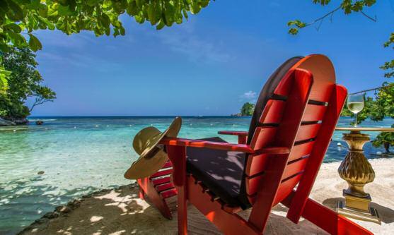 Das Geejam Hotel liegt in Port Antonio direkt am Meer mit eigenem kleinen Strand.