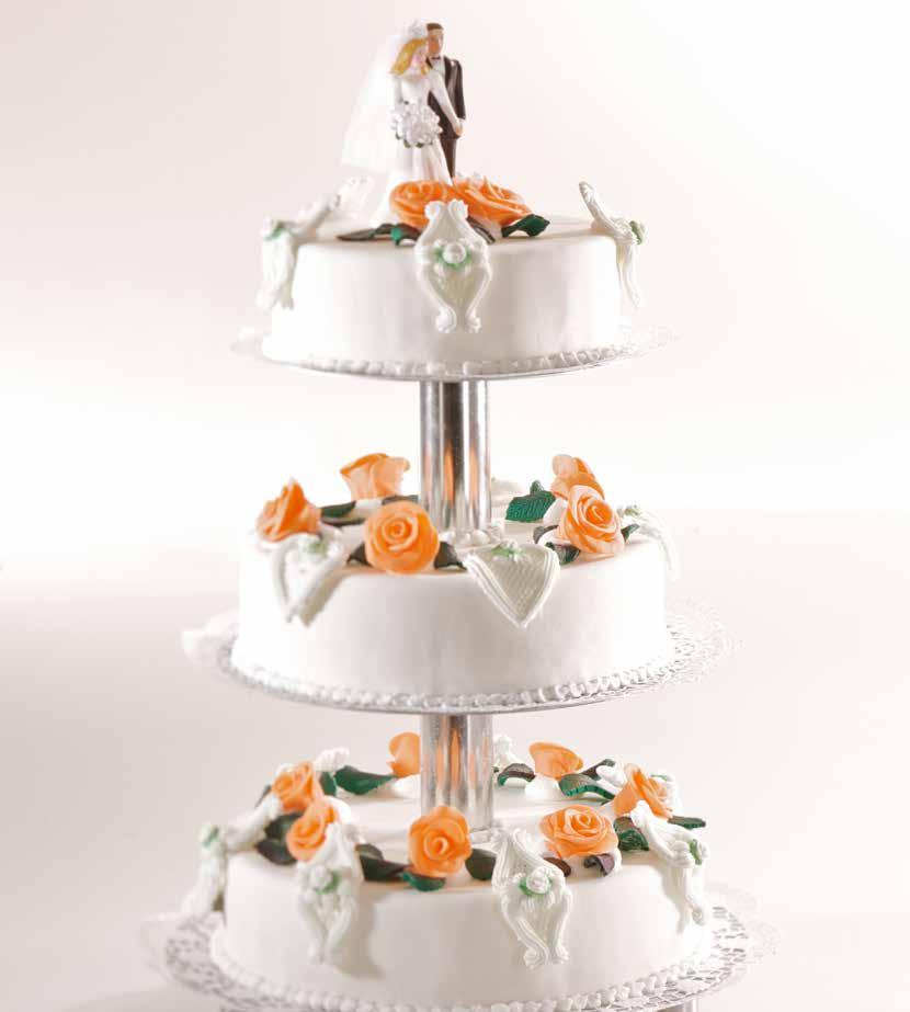 MARIA CLASSIC Ein Bild von einer Torte: Klassische mehrstöckige Hochzeitstorte, die aufwendig handwerklich