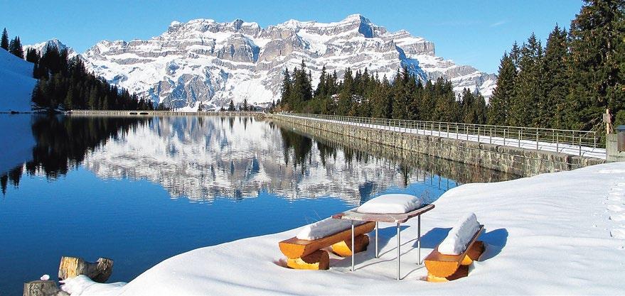 Der idyllische Mettmensee (Stausee Garichti) im ältesten Wildschutz gebiet Europas. Winter auf der Mettmen-Alp möglich sind.