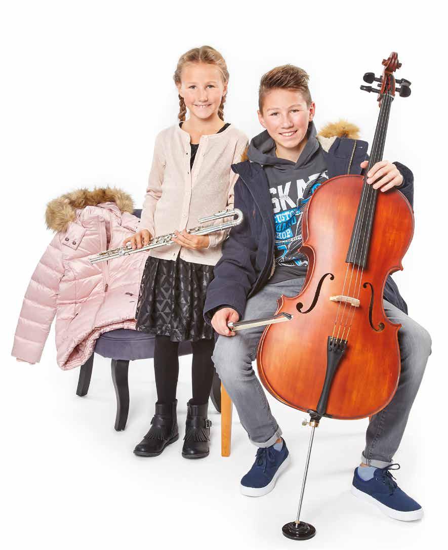 Unterricht wird für die Jüngsten ab sechs Monaten beim Eltern- Kind-Musizieren geboten. Interessierte jeden Alters können Gesang und sämtliche Instrumente erlernen, ein Einstieg ist jederzeit möglich.