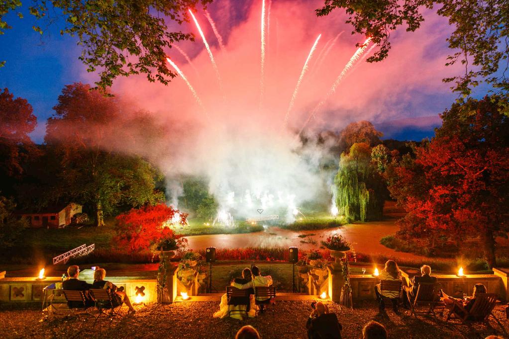 14 Ein Feuerwerk als Krönung Unsere Schlossterrasse bietet einen einmaligen Blick auf den Park.