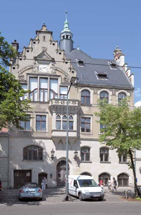 Die Wohnsiedlung Elsengrund, 1919 29 als Gartenstadt von Otto Rudolf Salvisberg erbaut, ist eine abwechslungsreiche Anlage aus meist zweigeschossigen Einfamilienhäusern mit Kleingärten und