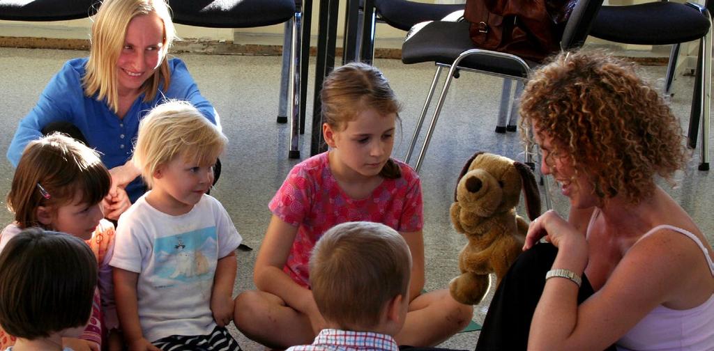 Kinder & Eltern& Eltern Kinder & Eltern Elternbildung Philosophieren mit neugierigen Kindern Warum ist der Himmel blau? Kinder stellen ca. ab dem 4.